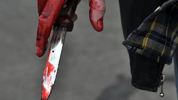 18 yaşlı gənc məşhur həkimi bıçaqladı - dişi keyləşmədiyi üçün (FOTO)