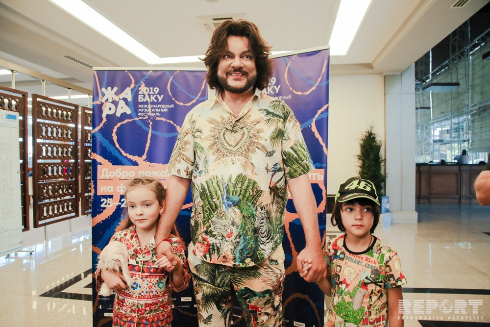 Filip Kirkorov uşaqları ilə birgə Bakıda - FOTOLAR