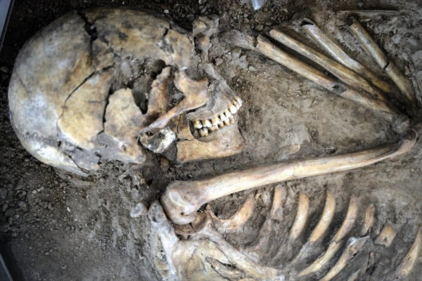 Sahildə insan skeleti tapıldı - FOTO