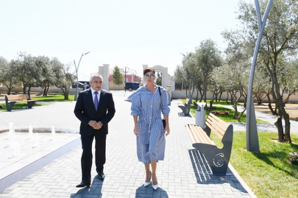 Mehriban Əliyeva "Zeytun Bağı" parkının açılışında