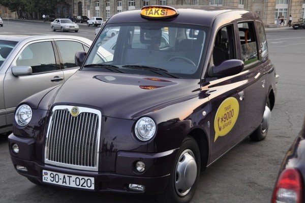 Abşeronda "London taksi" piyadanı vuraraq öldürdü 