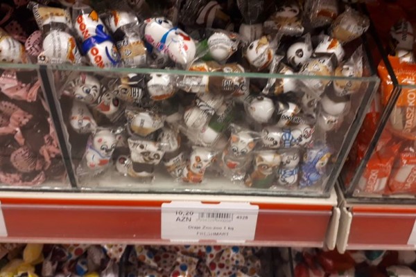 Bakıda supermarketdə erməni konfetləri satılır - FOTO