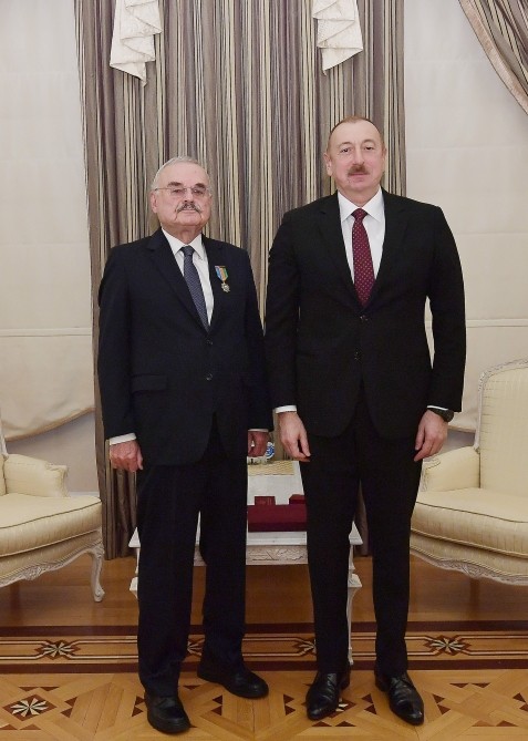 Prezident  Artur Rasi-zadə ilə görüşüdü - FOTO