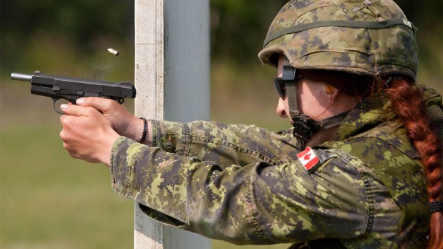 Baş nazirin iqamətgahına silahla girməyə çalışdı - Kanadada