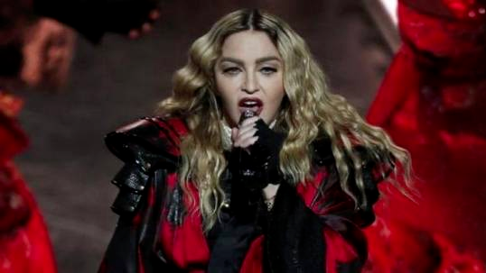Rusiya Madonnanı 1 milyon cərimələyibmiş 