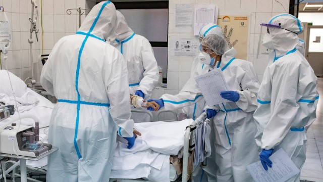 Moskvada daha 77 nəfər koronavirusdan öldü