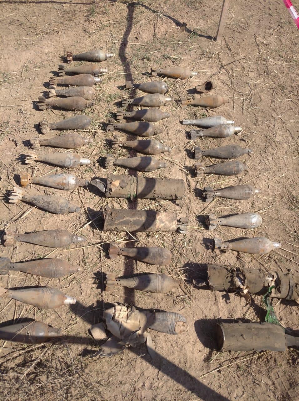 Cəbhəboyu ərazilərdə 175 partlamamış hərbi sursat və 2 dron aşkarlandı - FOTOLAR