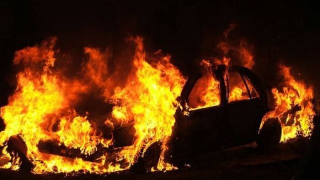 Bakıda “Opel” yandı 