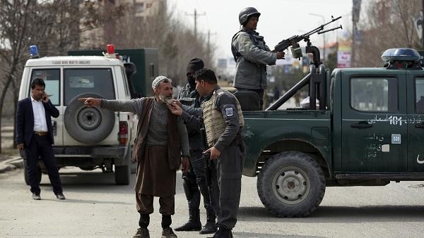 “Taliban” hərbçilərə hücum etdi: Ölən və yaralılar var