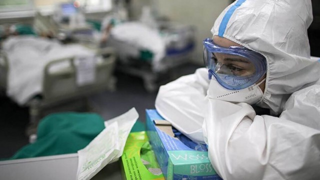 Rusiyada bir gündə 365 nəfər koronavirusdan öldü 
