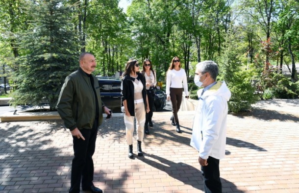 İlham Əliyev ailəsi ilə Şuşada “Xarı Bülbül” otelinin açılışında - FOTOLAR