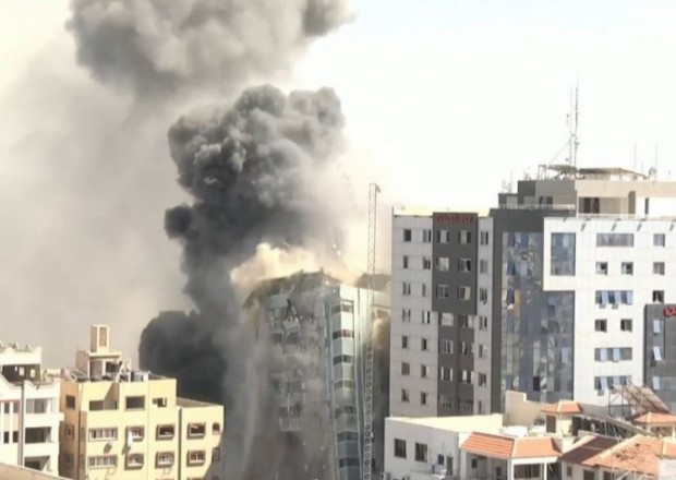 Qəzzada beynəlxalq KİV-in yerləşdiyi binaya hücum edildi 