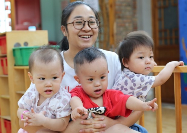 Çində 3-cü uşağın doğulmasına görə qadağalar ləğv edildi