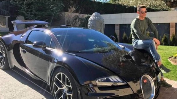 Ronaldo "Bugatti"nin ən modelini bu qiymətə  aldı - FOTOLAR