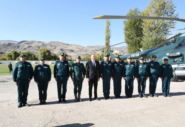 Dövlət başçısı DSX-nin yeni hərbi hissə kompleksinin açılışında- YENİLƏNİB (FOTOLAR)