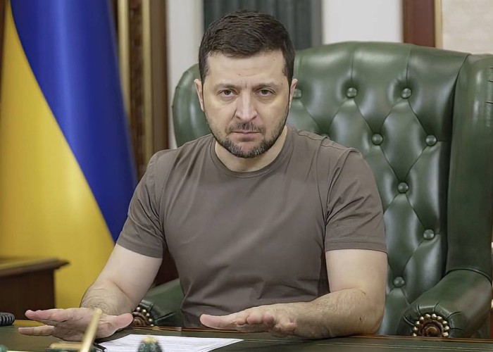 Ukrayna ordusunun komandanı vəzifəsindən azad edildi 