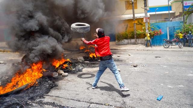 Haitidə qarşıdurmalarda 89 nəfər ÖLDÜ