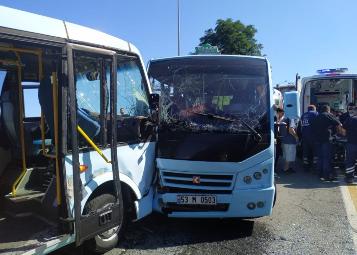 Türkiyədə iki avtobus toqquşdu - 17 yaralı