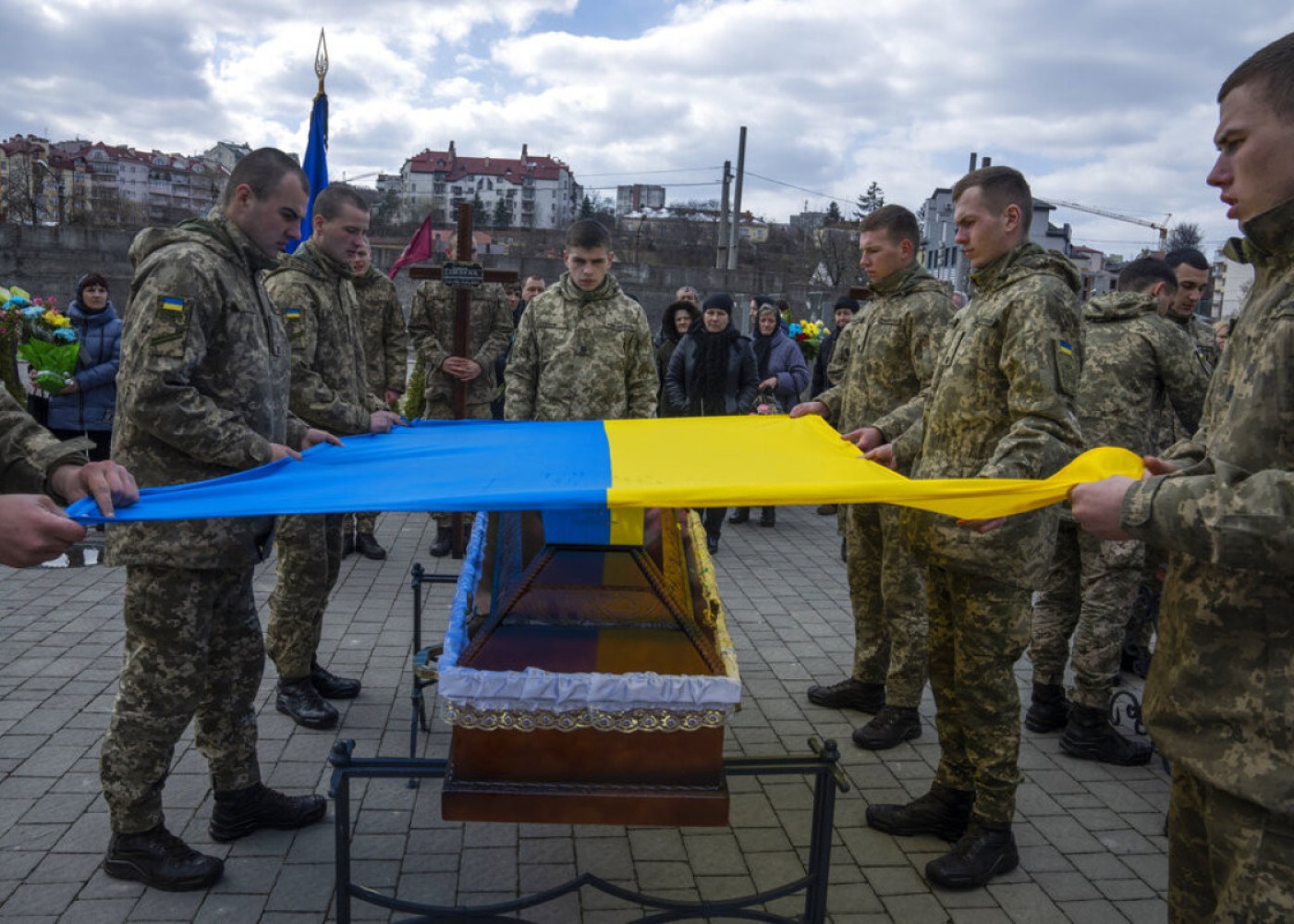 Ukrayna daha 80 hərbçisinin meyitini geri qaytarıb 