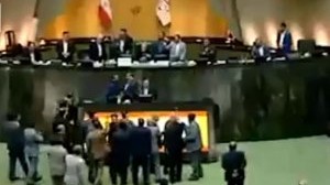İran parlamentində dava düşdü - VİDEO