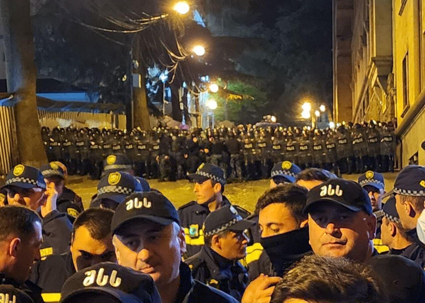 Gürcüstanda polis 14 nəfərisaxladı