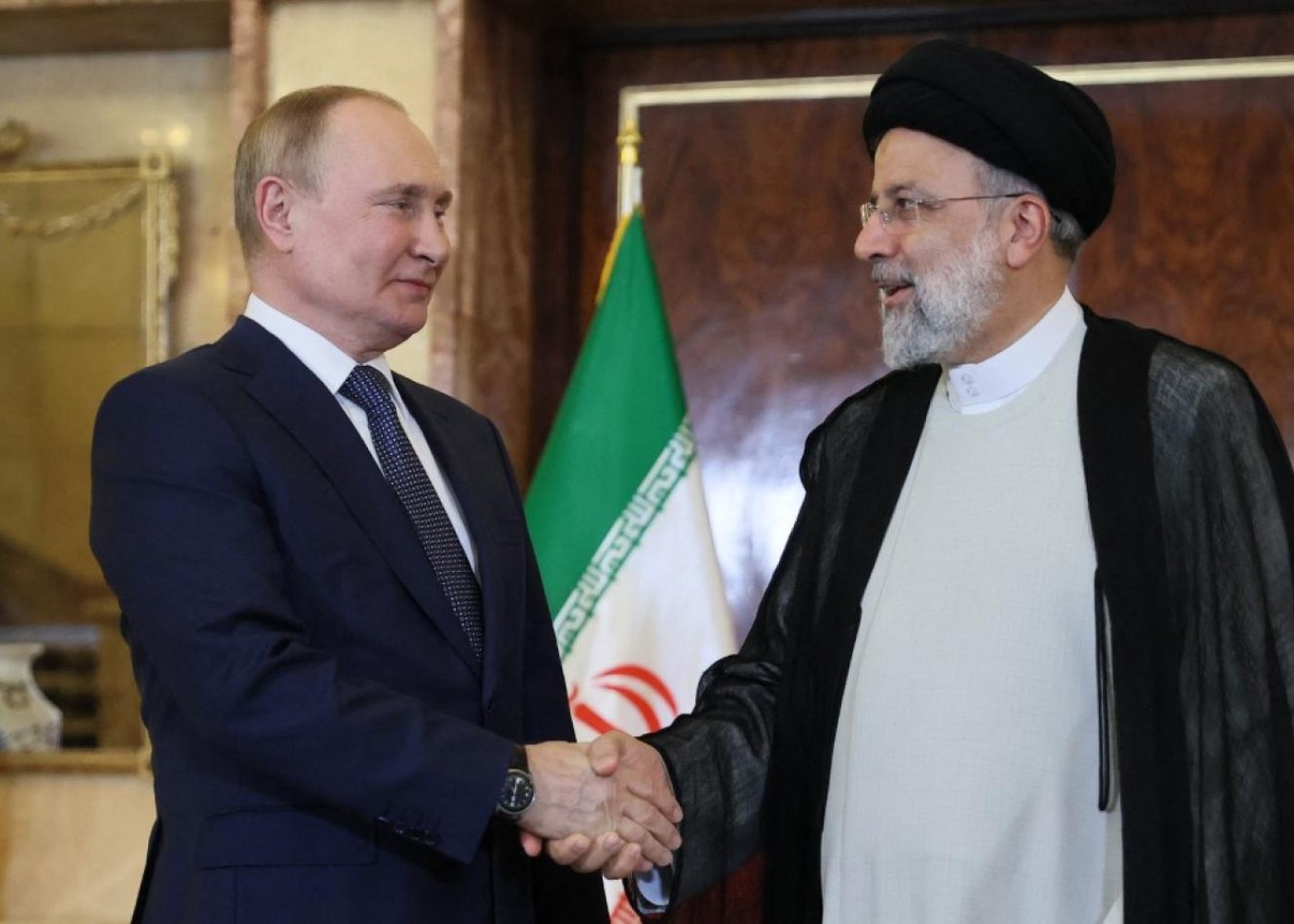 Putin İran prezidentinə zəng etdi