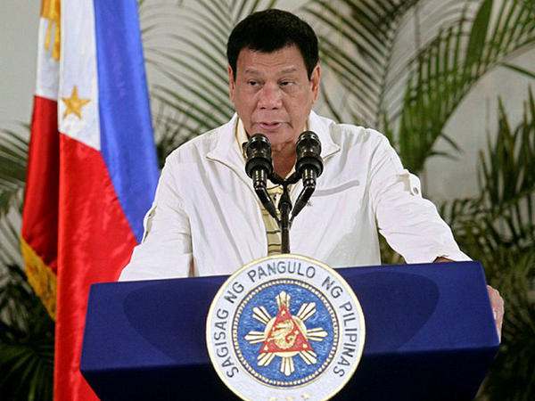 Filippin prezidenti: Əcnəbi iş adamları əşyalarını yığıb ölkədən gedə bilərlər