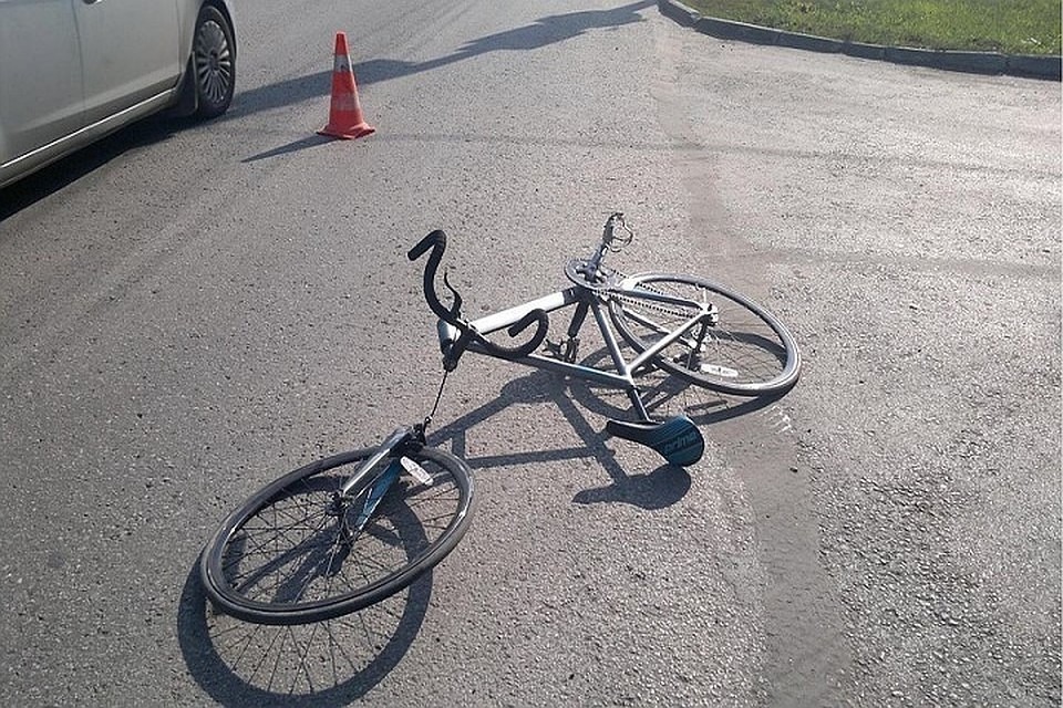 Maşın eşitmə qüsurlu velosipedçini vurdu 