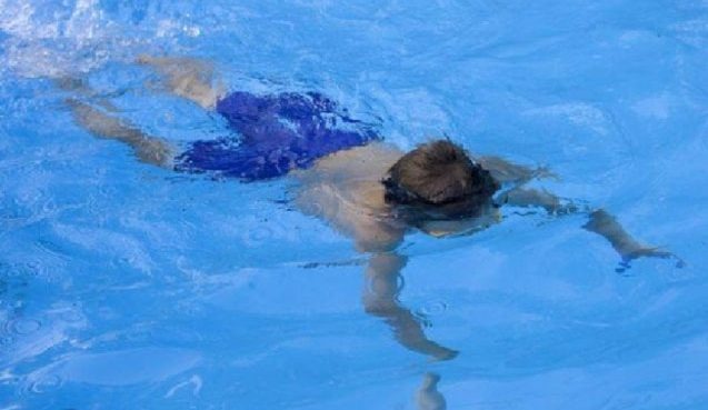 6 yaşlı Zülfüqarı nənəsinin yanında qoyub Bakıya gəldilər -  hovuzda boğuldu
