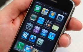 Vətəndaşlara qeydiyyatdan keçirilməmiş mobil telefonlar satılır -  VİDEO