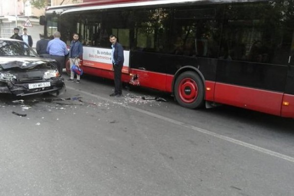 “Bakubus”a məxsus avtobuslar 3 piyadanı vurdu - ÖLƏN VƏ YARALANANLAR VAR