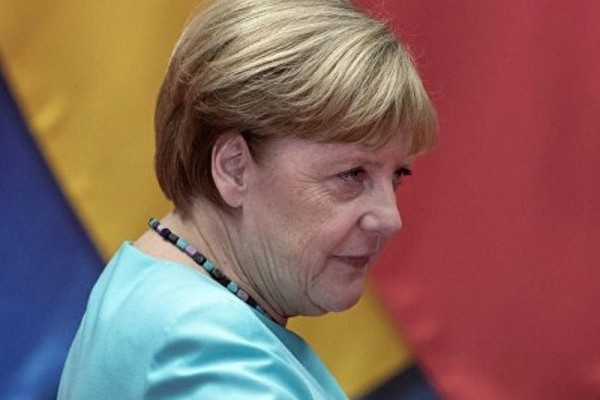 Merkeldən Avropaya çağırış: "Yeni silahlar..."