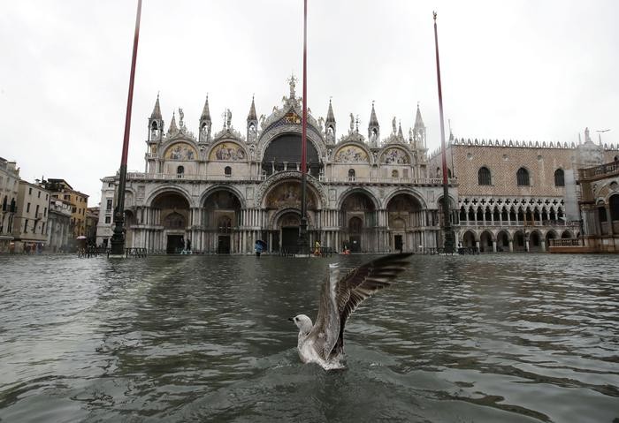 Venesiya suyun altında qaldı - FOTOLAR