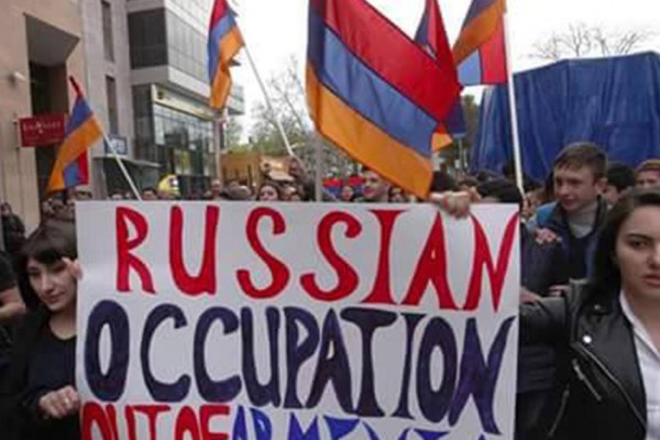 Yerevanda Rusiya səfirliyi qarşısında etiraz aksiyası keçirilir 