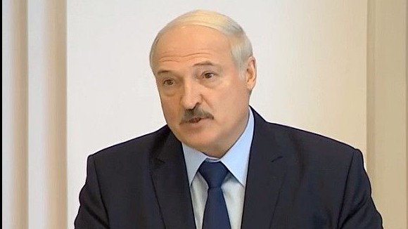 "Hakimiyyətdən uşaqlarıma görə yapışmışam" – Lukaşenkodan ETİRAF