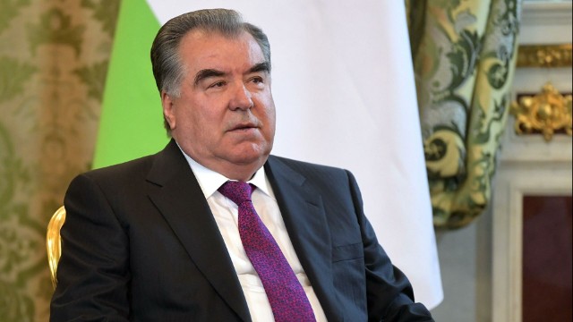 Emomali Rahmon Tacikistanda beşinci dəfə prezident seçildi 