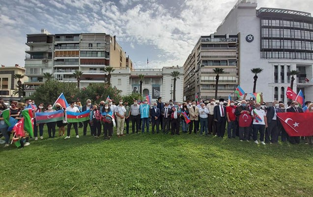 İzmirdə Fransa Konsulluğunun qarşısında aksiya - FOTO