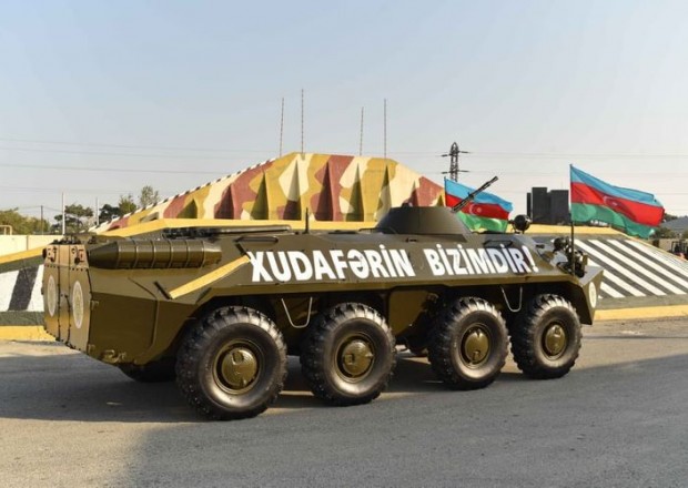 DSX-ya BTR-70M tipli zirehli nəqliyyat vasitəsi hədiyyə edildi - FOTO