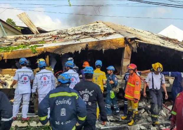 Taylandda yanan bina çökdü - 3 nəfər öldü