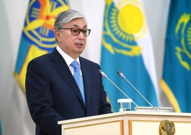 Qazaxıstan prezidenti vaksin olundu 