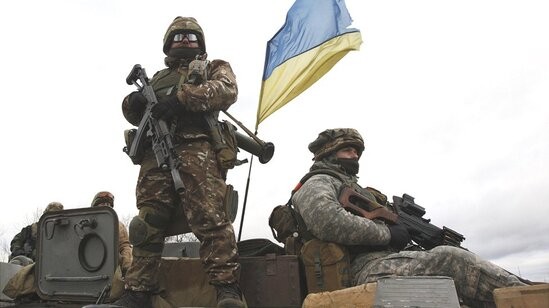 Donbasda  daha bir Ukrayna hərbçisi  öldü 