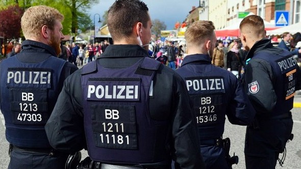 Berlində qarşıdurma: 60 polis yaralandı