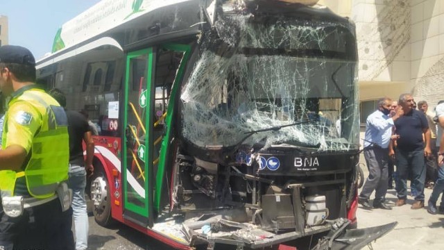 Bakıda iki avtobus qəzaya uğradı: Yaralılar var - YENİLƏNİB + VİDEO