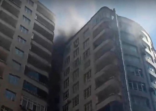Bakıda "Life Centre"in yerləşdiyi binadakı yanğın söndürüldü - YENİLƏNİB (VİDEO)