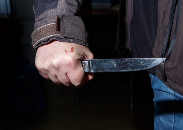Ağstafada 18 yaşlı gənci yeniyetmə bıçaqladı 