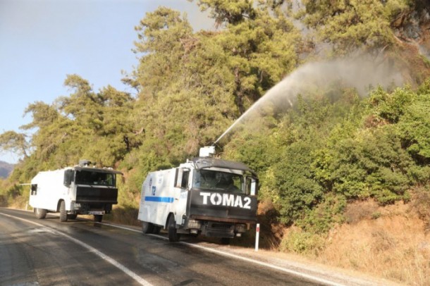 Türkiyədəki yanğınlara "TOMA"lar cəlb edildi - FOTOLAR
