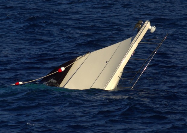 Yunanıstanda turist gəmisi batdı -18 nəfər itkin düşdü