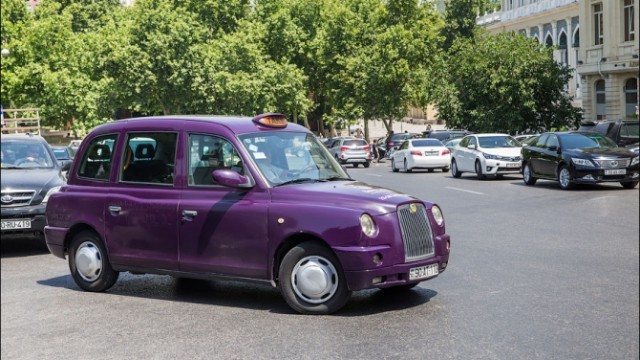 Bakıda "London Taxi"sinin nömrəsi oğurlandı 