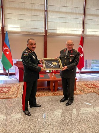 Quru Qoşunları komandanı Türkiyənin ordu generalı ilə görüşdü 