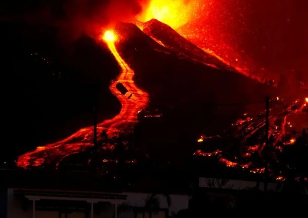 İspaniyada La Palma vulkanı 1 aydır püskürməkdə davam edir - VİDEO